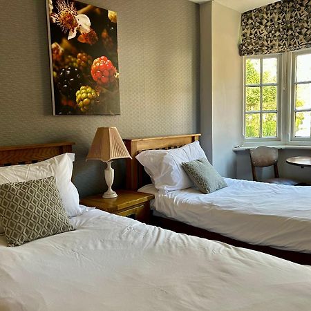 The Talbot And Apartment Iwerne Minster Экстерьер фото
