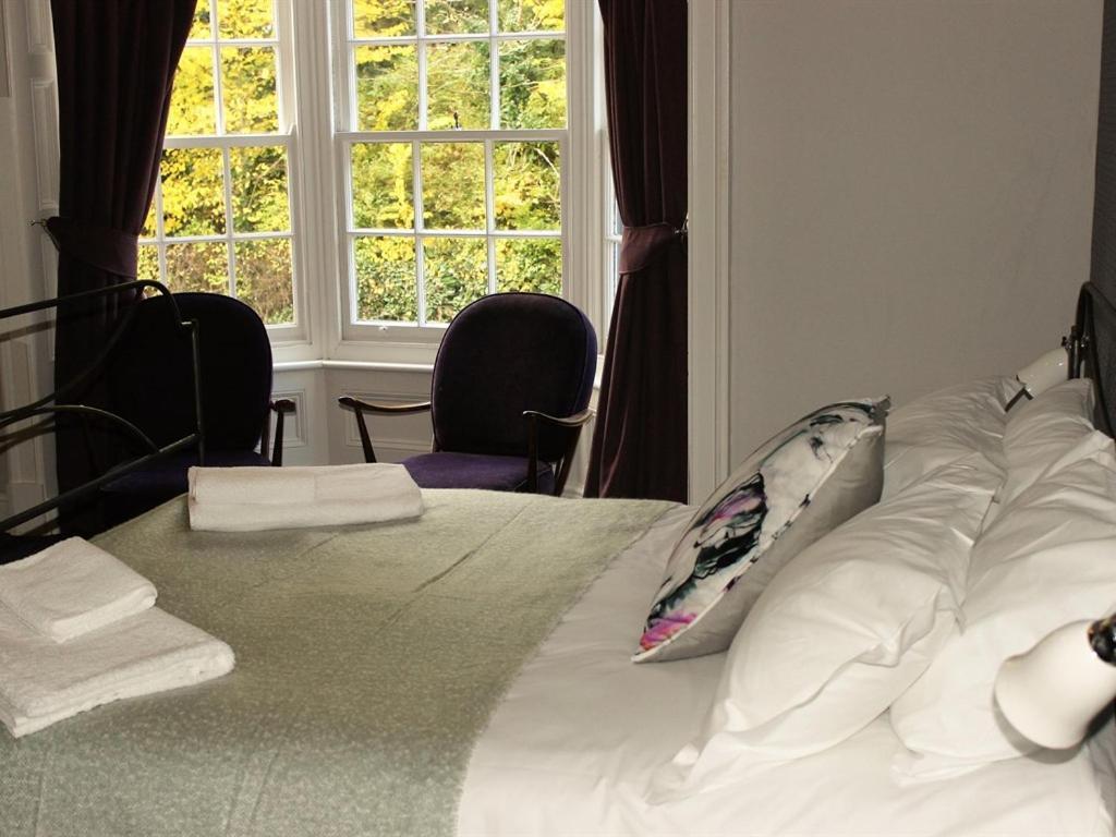 The Talbot And Apartment Iwerne Minster Экстерьер фото