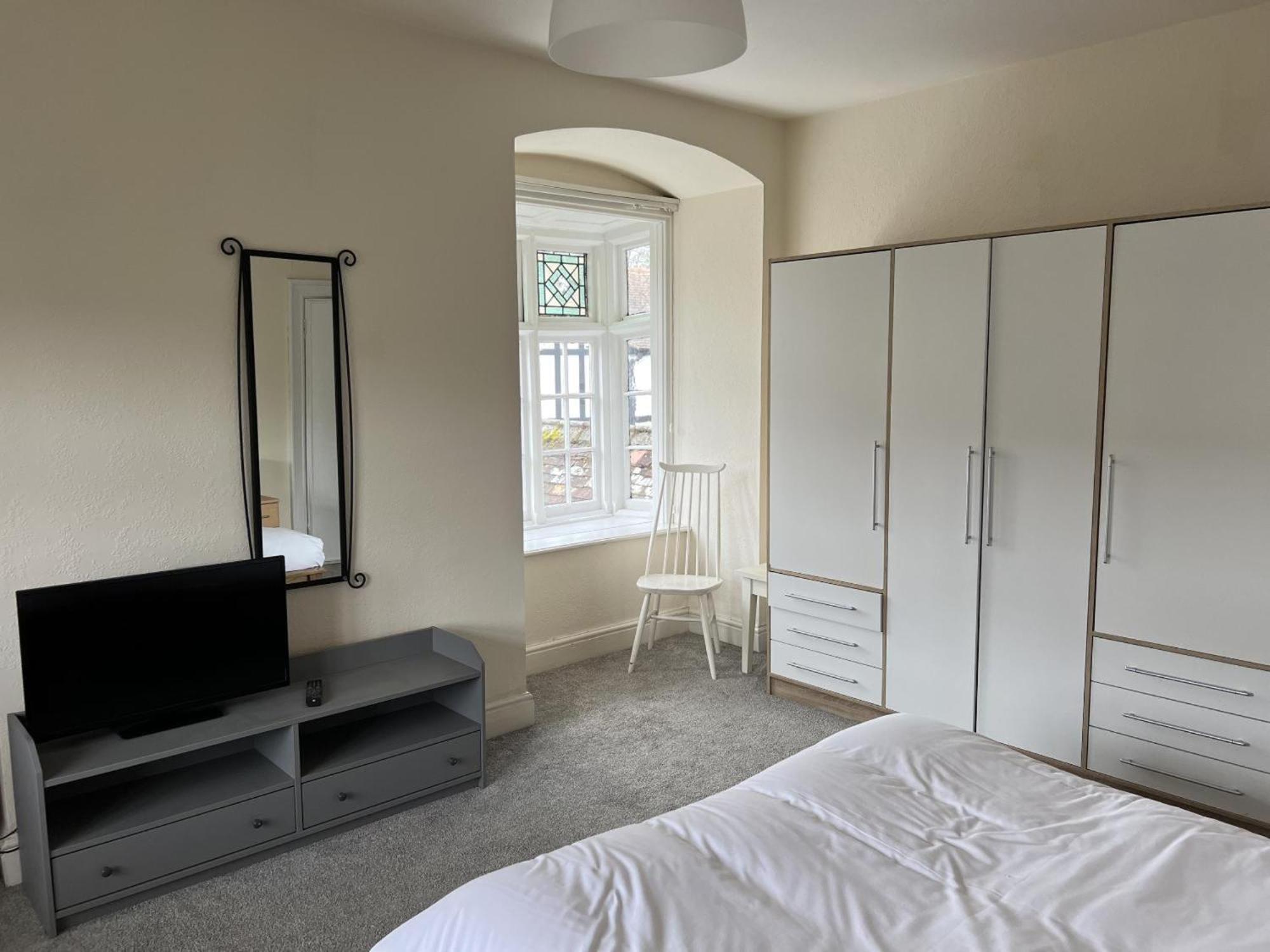 The Talbot And Apartment Iwerne Minster Экстерьер фото