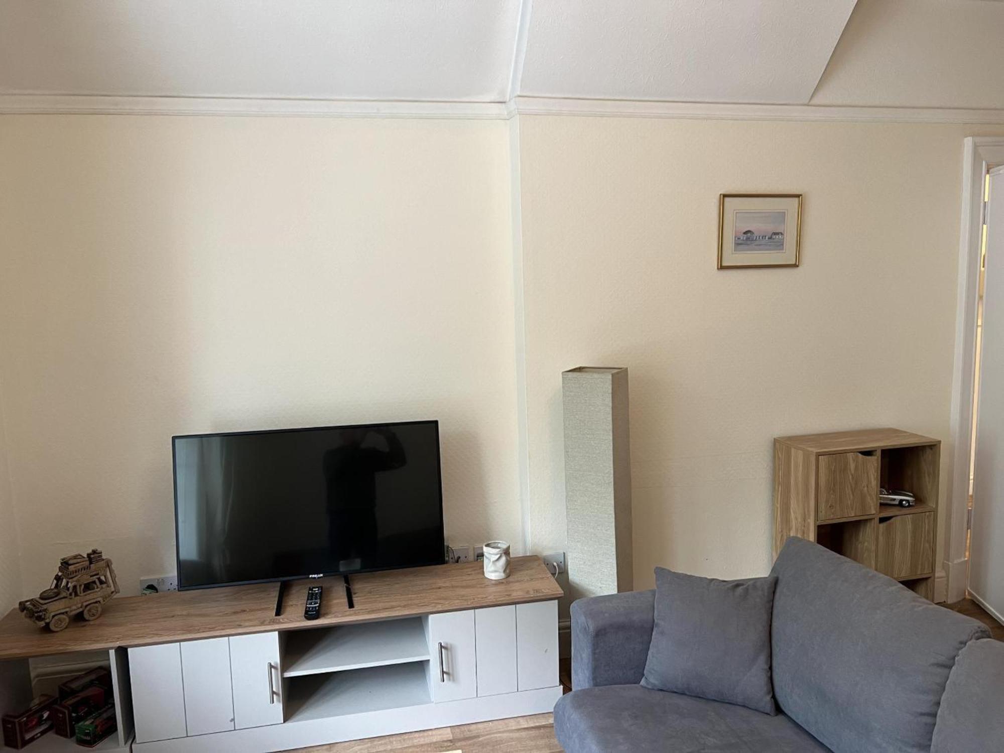 The Talbot And Apartment Iwerne Minster Экстерьер фото