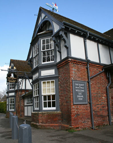 The Talbot And Apartment Iwerne Minster Экстерьер фото