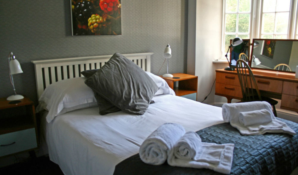 The Talbot And Apartment Iwerne Minster Экстерьер фото