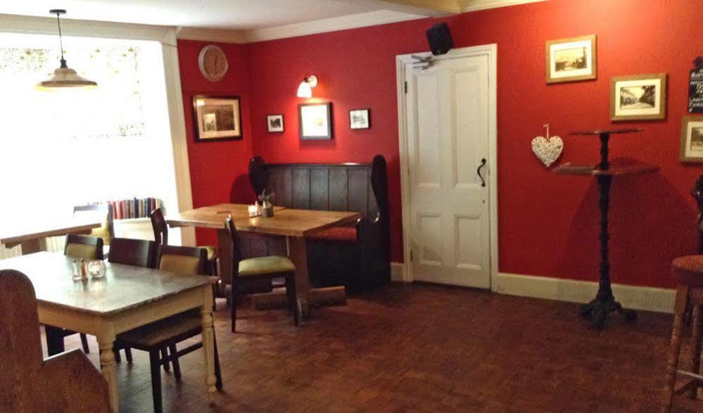 The Talbot And Apartment Iwerne Minster Экстерьер фото